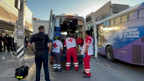 Evita chofer del Bowí acoso a pasajera y se lleva brutal golpiza
