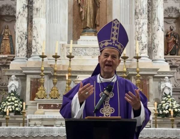 Oficia arzobispo misa de primer domingo de Adviento