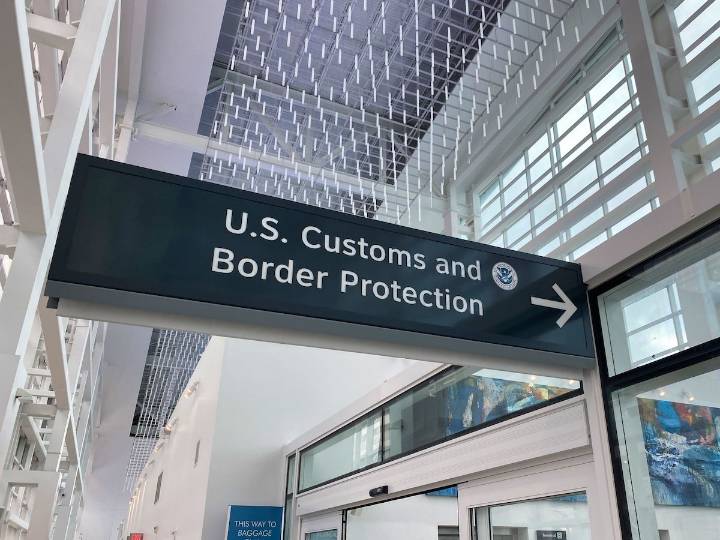 Canadians call U.S. fingerprinting “Invasive” move