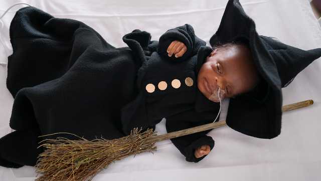 Babies dressed in 'Wicked' costumes at Ohio hospital