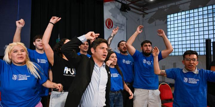 Kicillof lanzó un filoso mensaje en medio de la interna del peronismo: “Esto no se arregla con un pensamiento que baje de ningún lado”