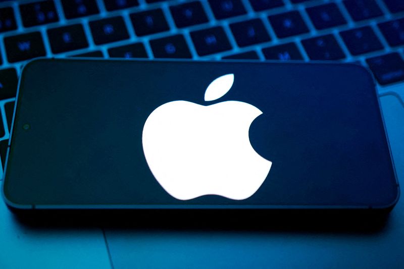 Polish antitrust watchdog investigates Apple over privacy policy