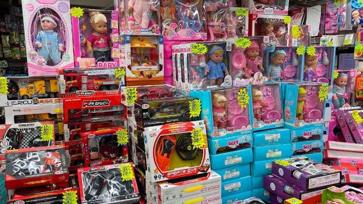 Con los juguetes 75% más caros, el Gobierno busca alivio para el bolsillo navideño
