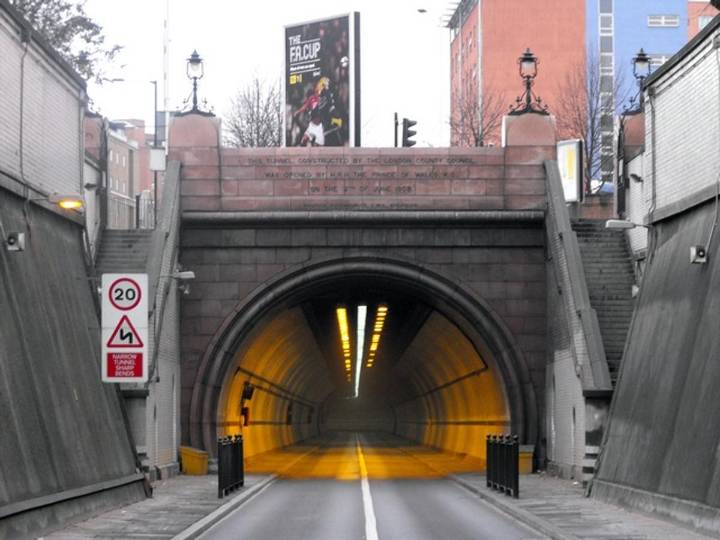 London travel news LIVE: Blackwall and Rotherhithe tunnel closures spark traffic chaos