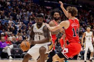 Deadspin | Zion Williamson's 29 points help Pelicans beat Bulls to end 9-game skid