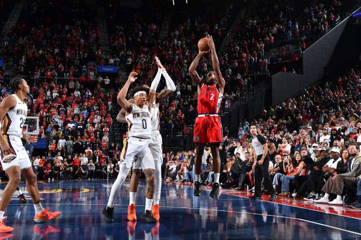 Kawhi Leonard rescues Clippers with buzzer-beating jumper over 2 Pelicans players