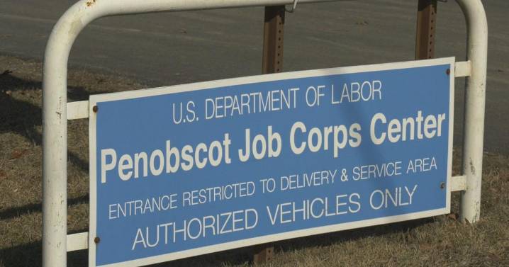 Job openings in Maine slowing leading into holiday season