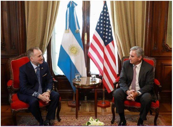 El nuevo embajador de Estados Unidos tuvo su primera reunión con el canciller Quirno