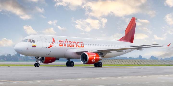 Avianca reprogramó vuelos Bogotá - Caracas tras alerta de seguridad aérea por tensión entre Maduro y Trump