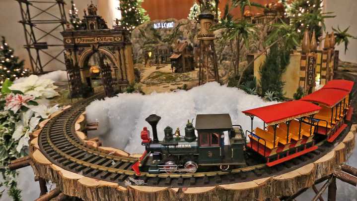 Indianapolis holiday concerts, festivals, light displays and more