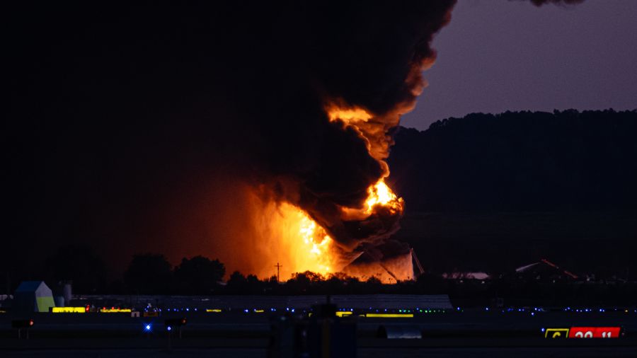 Cargo plane with 3 aboard crashes, explodes on takeoff at Louisville airport