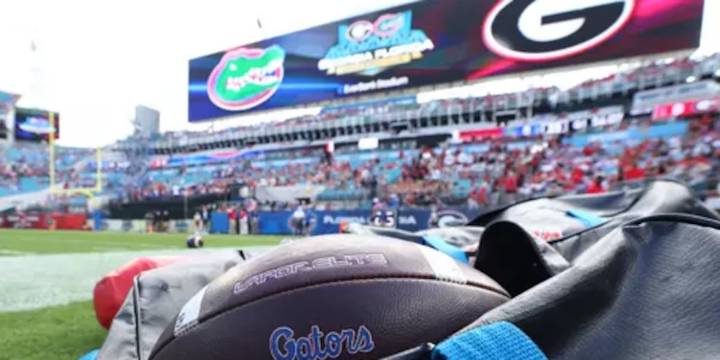 No. 5 Georgia holds off Florida for fifth straight rivalry win