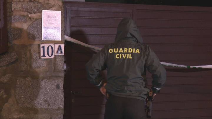 El alcalde de Alpedrete justifica que el hombre que mató a su pareja lo hizo porque "la quería" y descarta violencia de género