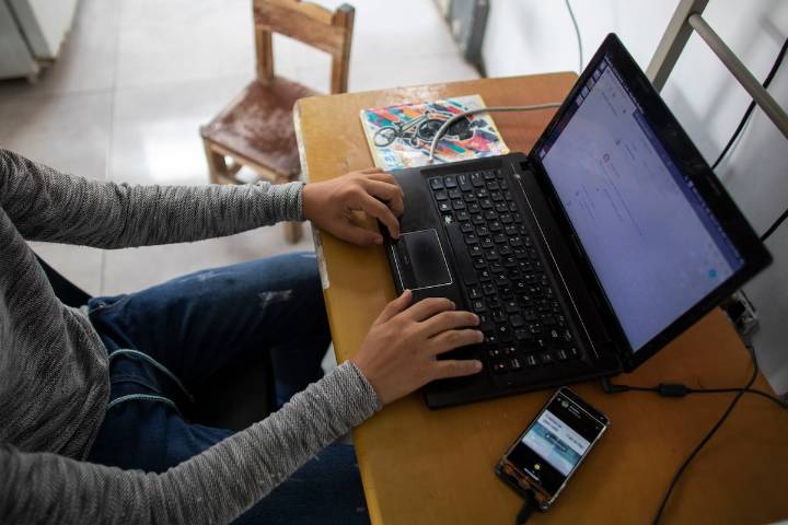 Así funcionaba una fábrica de webs baratas que exprimía el kit digital: “Me pagaban 61 céntimos por cada web, pero dejaron de hacerlo”