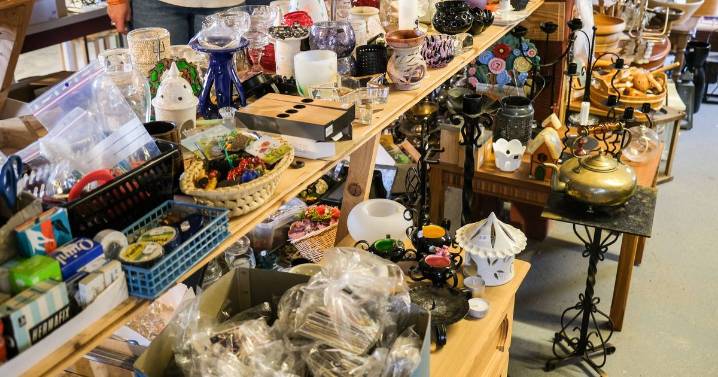 Woman floored after learning true value of her £1.14 rug from charity shop