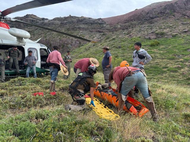 Complejo rescate de arriero que cayó por quebrada en sector cordillerano de El Arrayán