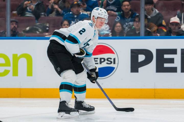 Mammoth Recall Kevin Rooney, Place Olli Maatta On IR