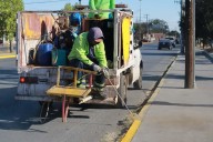 Refuerzan la seguridad vial en Saltillo con pintura y riego en bulevares clave de la ciudad