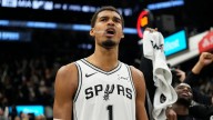 Spurs at Suns odds, picks and predictions