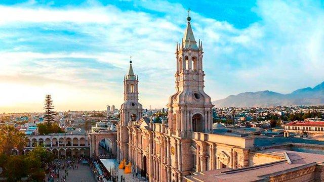 Restaurarán diez cornisas retiradas por riesgo de caída en la plaza de Armas de Arequipa