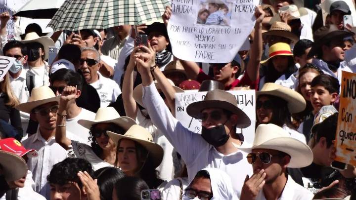 Sector empresarial de Uruapan se suma a la protestas por asesinato de Carlos Manzo