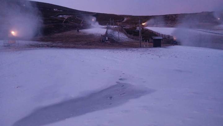 El tiempo acompaña al plan de apertura de La Covatilla, que ya produce nieve