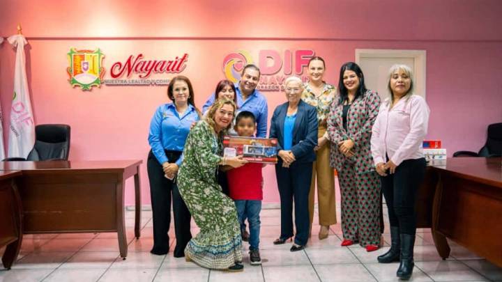 Reciben hogares preadoptivos cinco niños y adolescentes