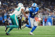 Roster moves: Patriots sign veteran running back