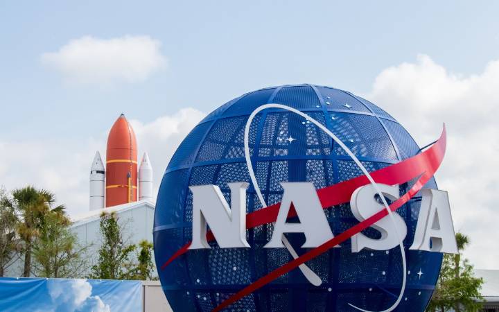 Alerta en órbita: China contacta a la NASA para prevenir colisión satelital sin precedentes