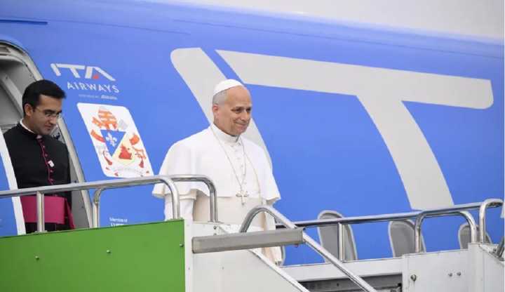 El papa León XIV aterrizó en Ankara en el primer viaje internacional de su pontificado