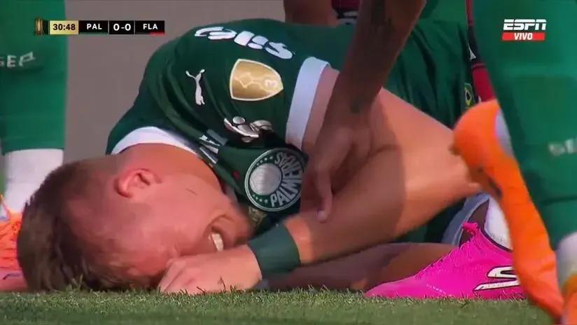 Chileno Erick Pulgar se salvó de expulsión: tremenda patada contra Fuchs de Palmeiras en final de Copa Libertadores [VIDEO]