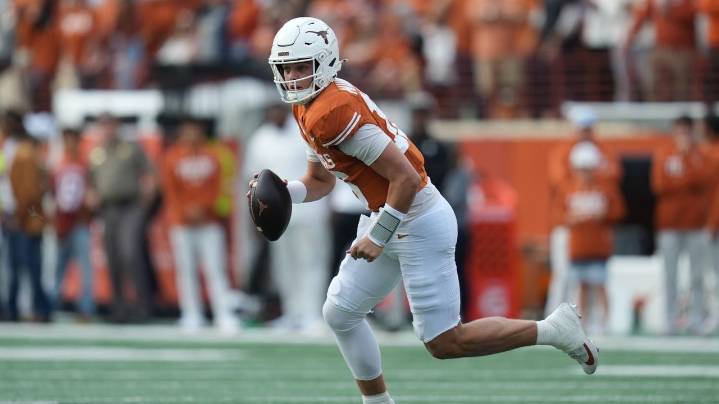 Manning throws 3 touchdowns and No. 20 Texas holds off No. 9 Vanderbilt late for 34
