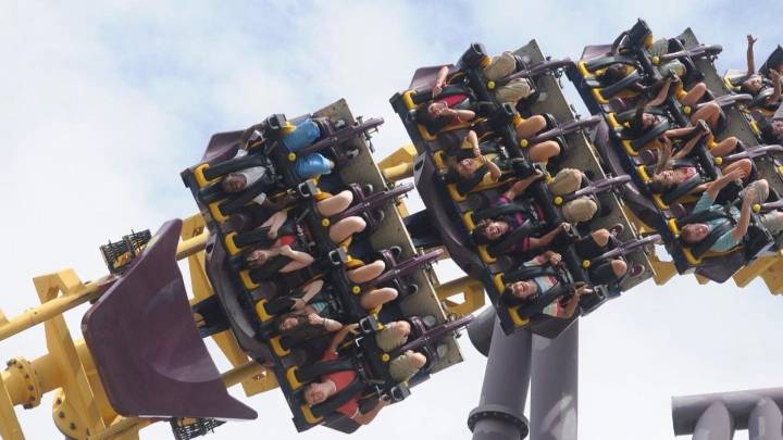 The Internet Did Not Hold Back After 'Dumba--' Theme Parkgoer Climbed A Restricted Rollercoaster After It Was Permanently Closed