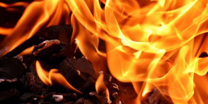 Crews battle Town of Dane barn fire