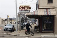 Beloved downtown Kalamazoo bookstore to reopen for final sale
