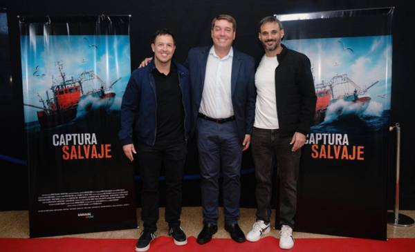 A sala llena y con doble proyección se realizó la Avan Premier de “Captura Salvaje” en Rawson