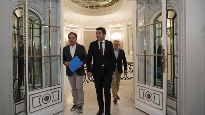 Dimisión y nueva investidura de un interino; la prevista solución entre Feijóo y Mazón