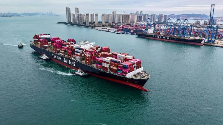 Pese a la presión de EE.UU. sobre Milei, China sobrepasa a Brasil como socio comercial de Argentina