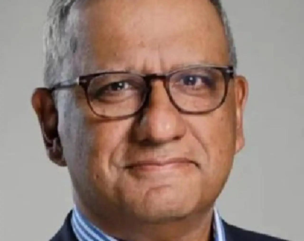 Dimite miembro del consejo directivo de BBC en medio de crisis por Trump