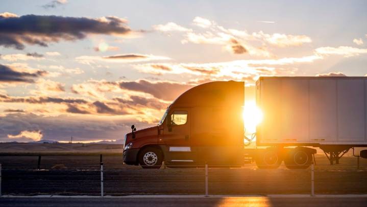 California enfrenta amenaza federal por licencias de conducir para inmigrantes