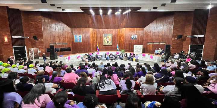 Monagas realizó la “Tertulia Violeta”