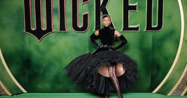 Revela Jon M. Chu causa del llanto de Ariana Grande y Cynthia Erivo