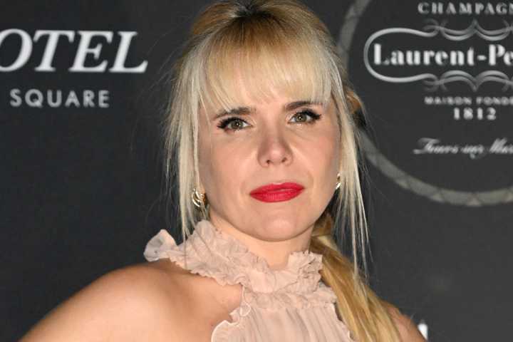 44-Year-Old Singer/Actress Announces Pregnancy