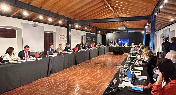 Extremadura reclama agilización en las conexiones con Portugal y la estación internacional en Caya