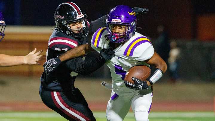 Daphne rolls past Sparkman in first round of Class 7A playoffs