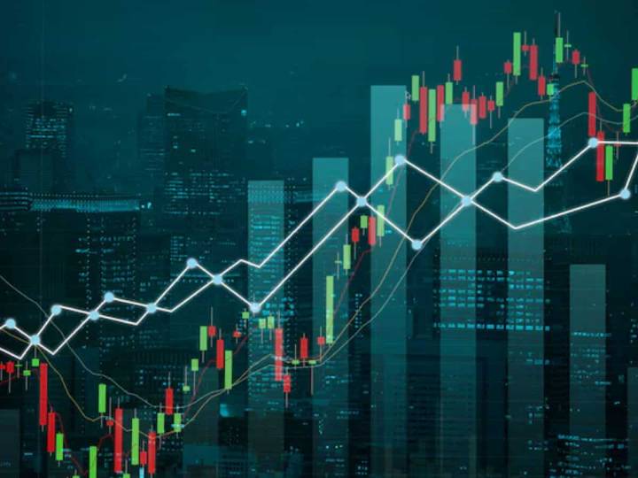 Stock Market Opening Bell: Sensex dips 400 pts, Nifty below 24800