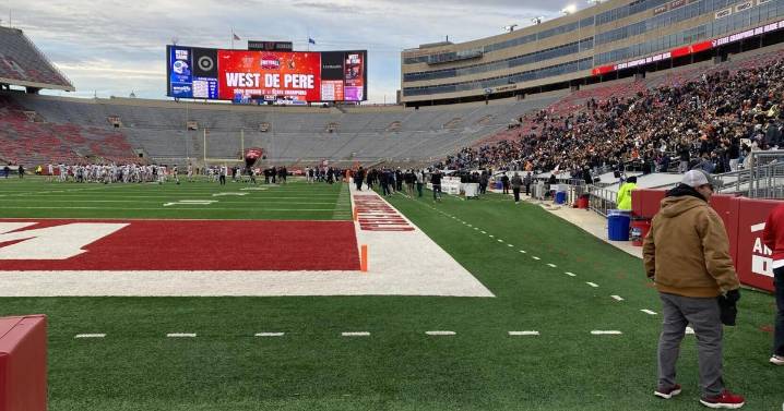West De Pere takes down Notre Dame 28–14 in a slugfest to become D2 State Football Champions
