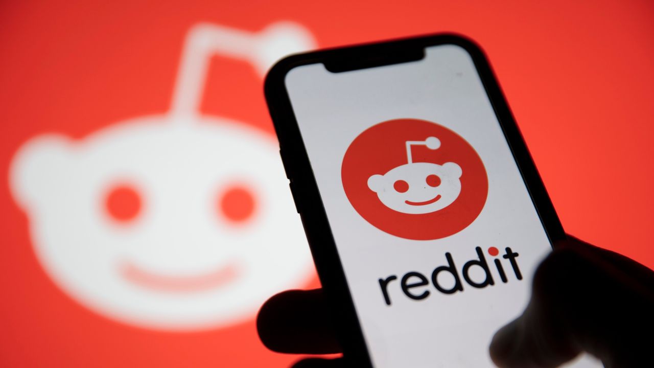 Is Reddit down? Live updates as thousands report issues