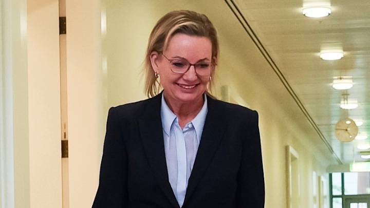 Liberal Party net zero meeting: Last-minute talks between Right, Moderate factions to avoid damaging climate policy split