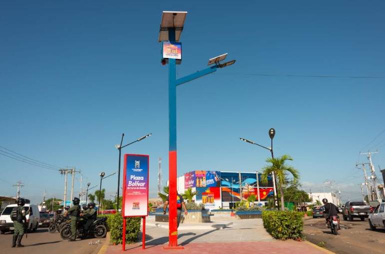 ¡La Curva de Molina celebra con la inauguración de las vibrantes plazas Bolívar y Maracaibo para el disfrute de todos!